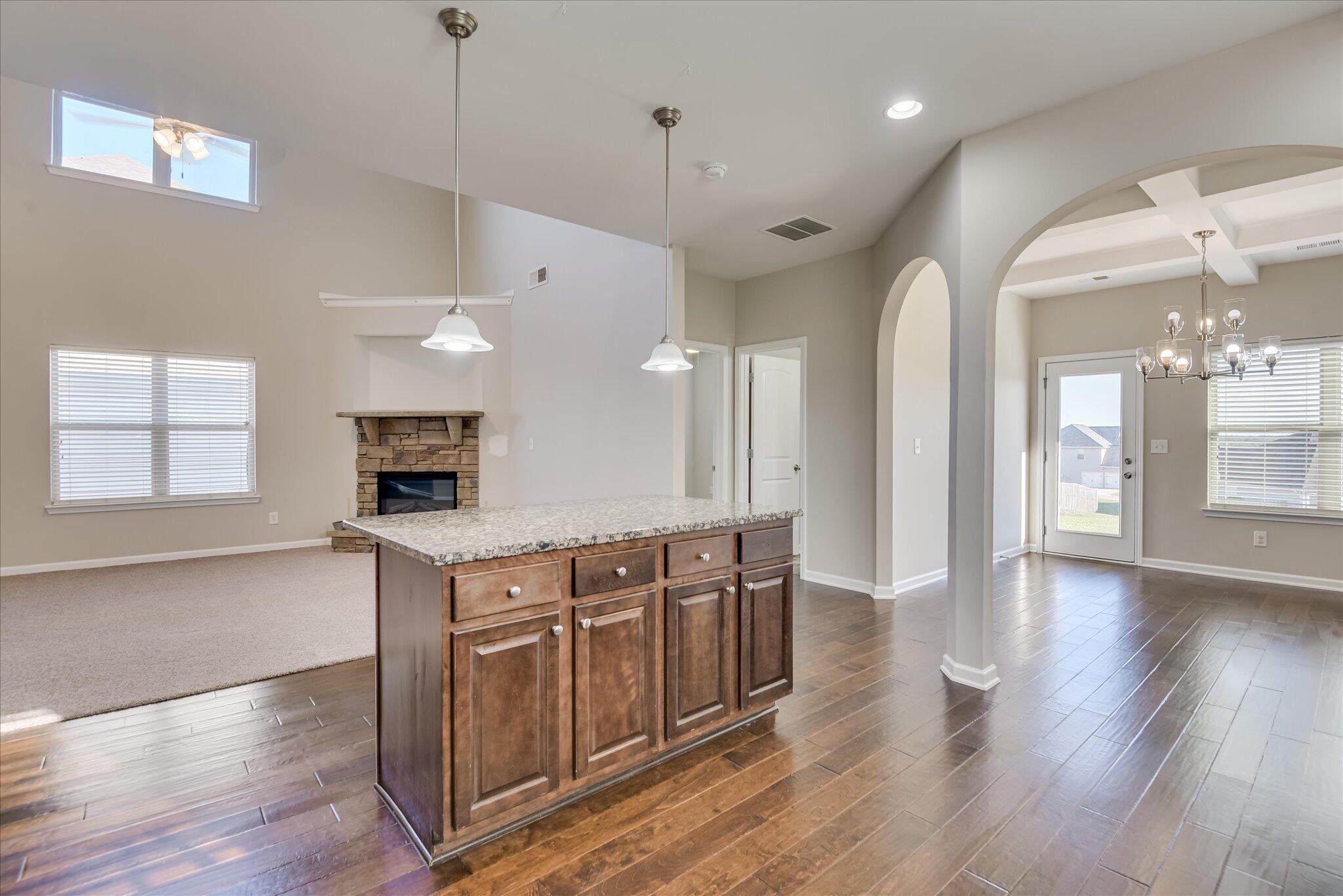 200 Pendulum Ridge, Graniteville