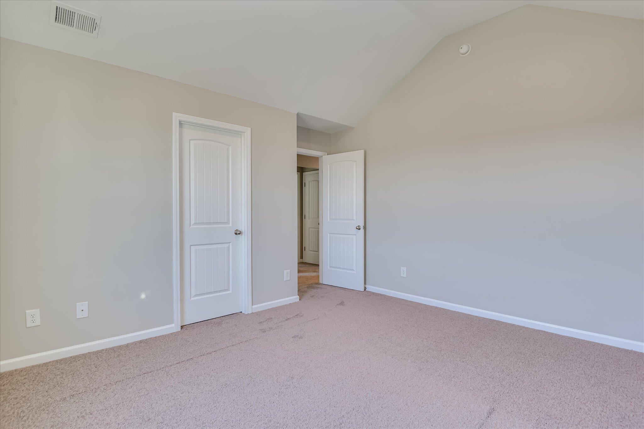 200 Pendulum Ridge, Graniteville