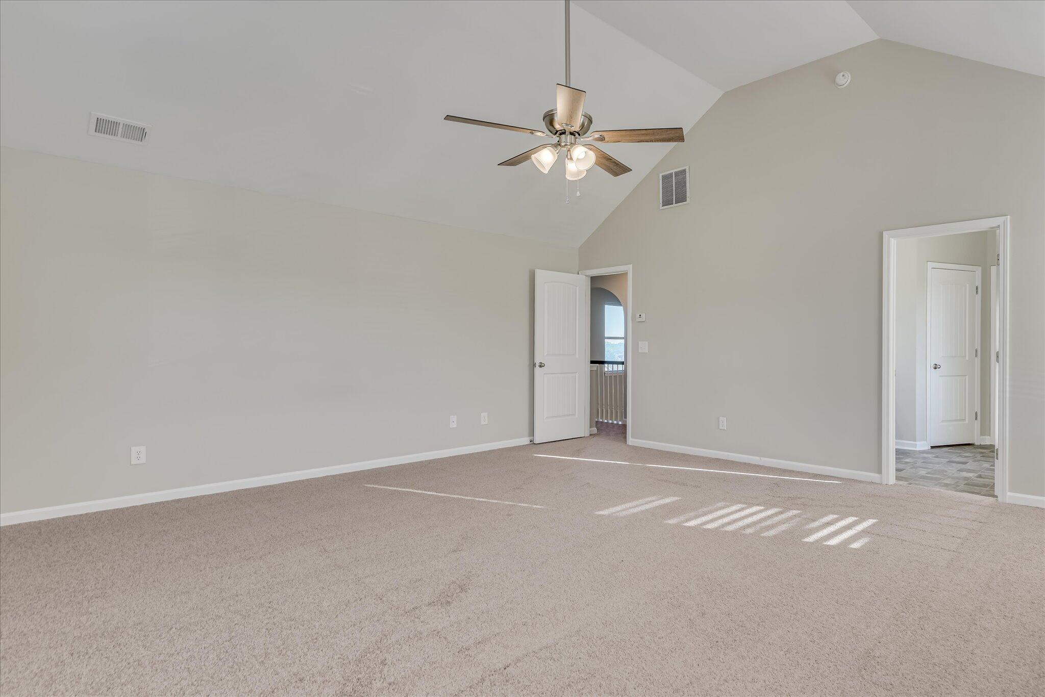 200 Pendulum Ridge, Graniteville