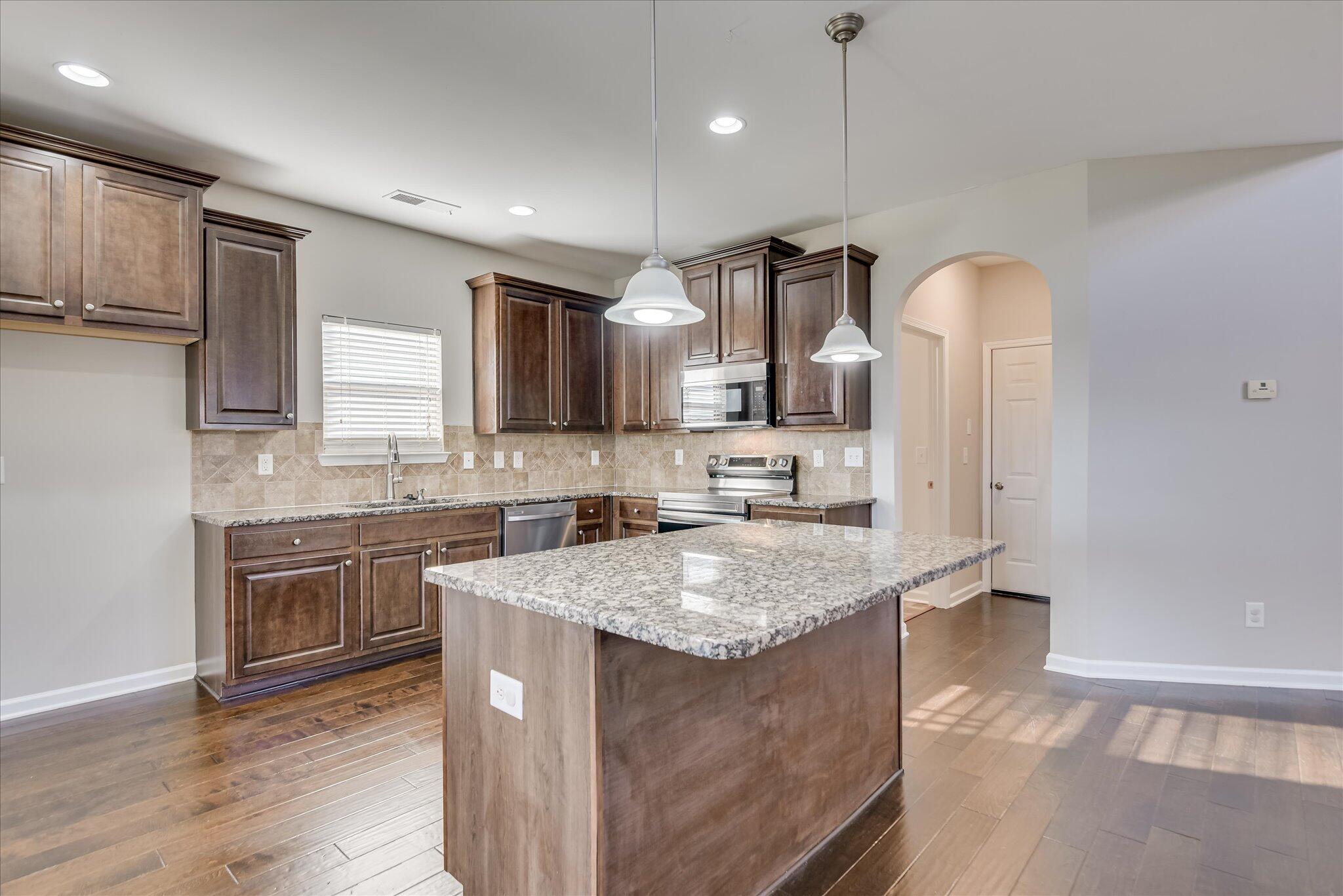 200 Pendulum Ridge, Graniteville