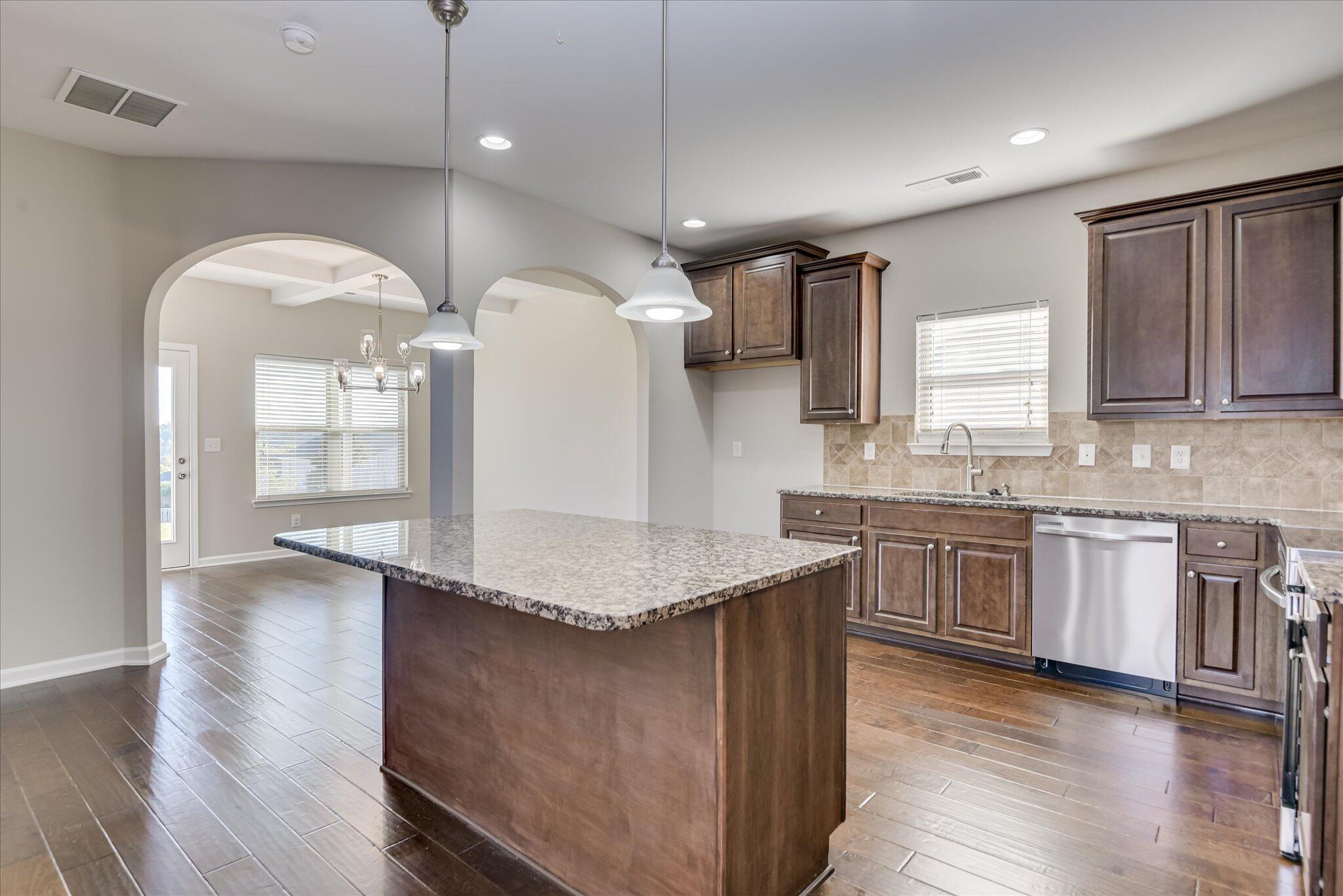 200 Pendulum Ridge, Graniteville