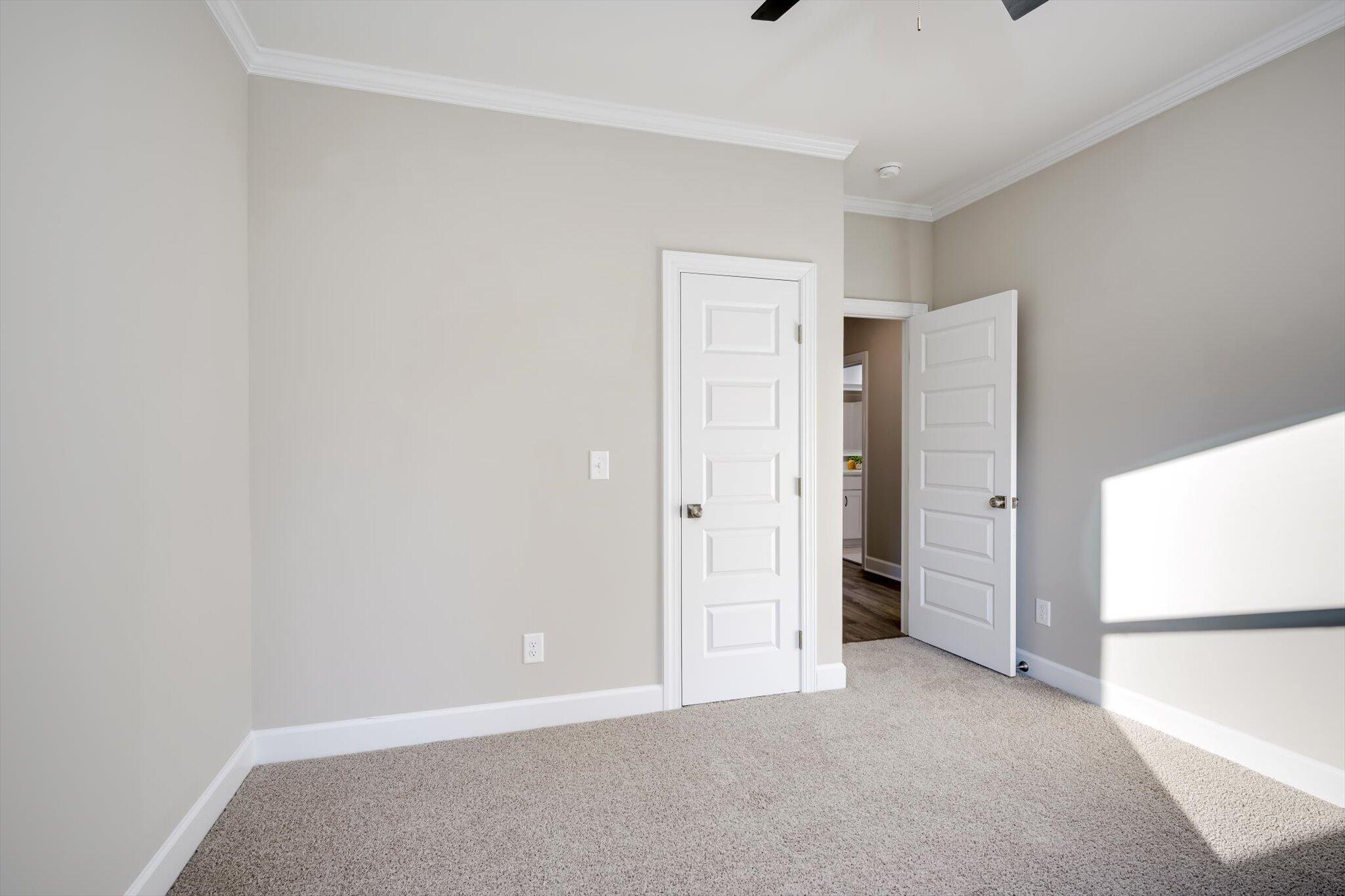 206 Edgefield Avenue NE