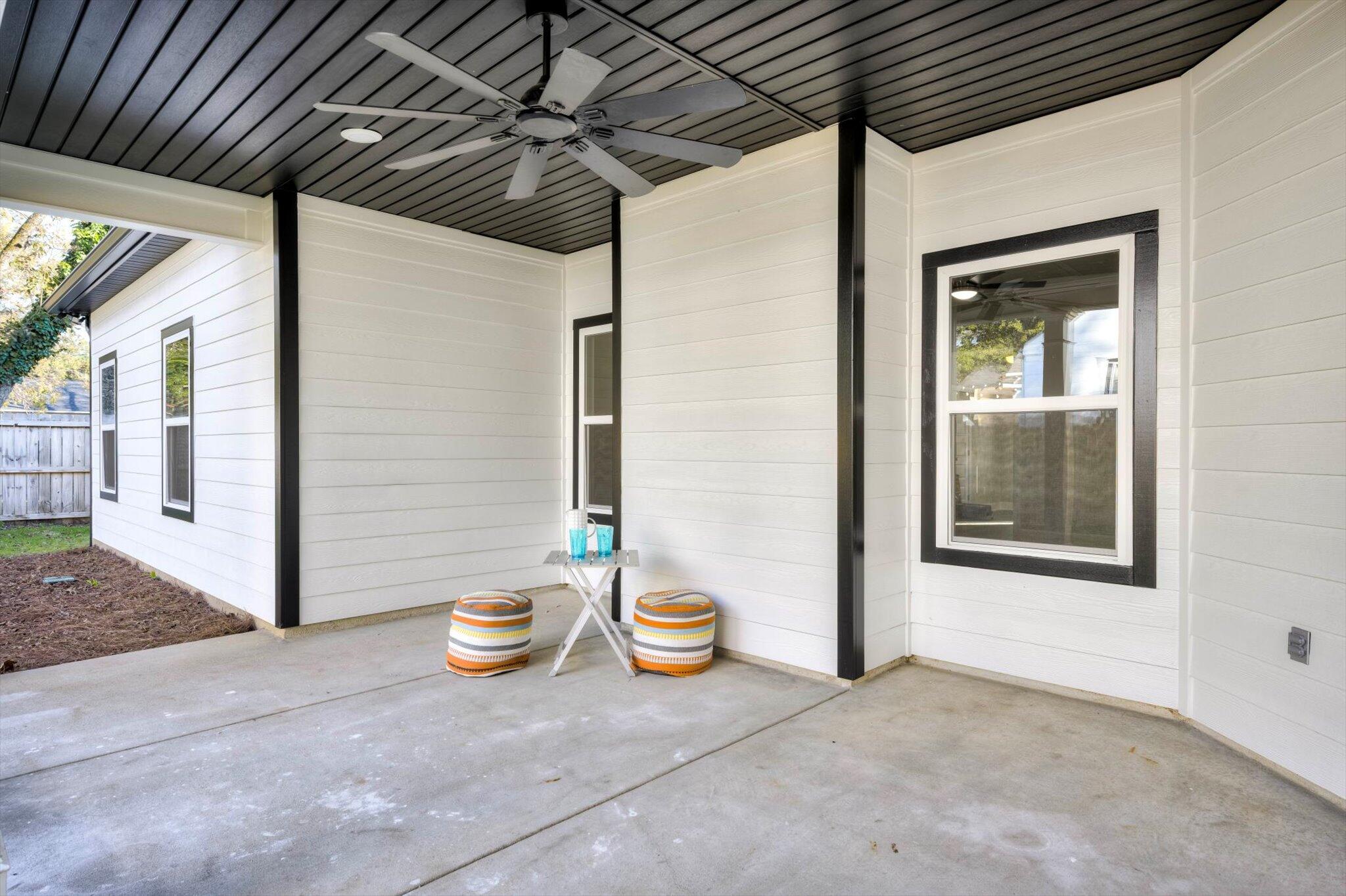 206 Edgefield Avenue NE