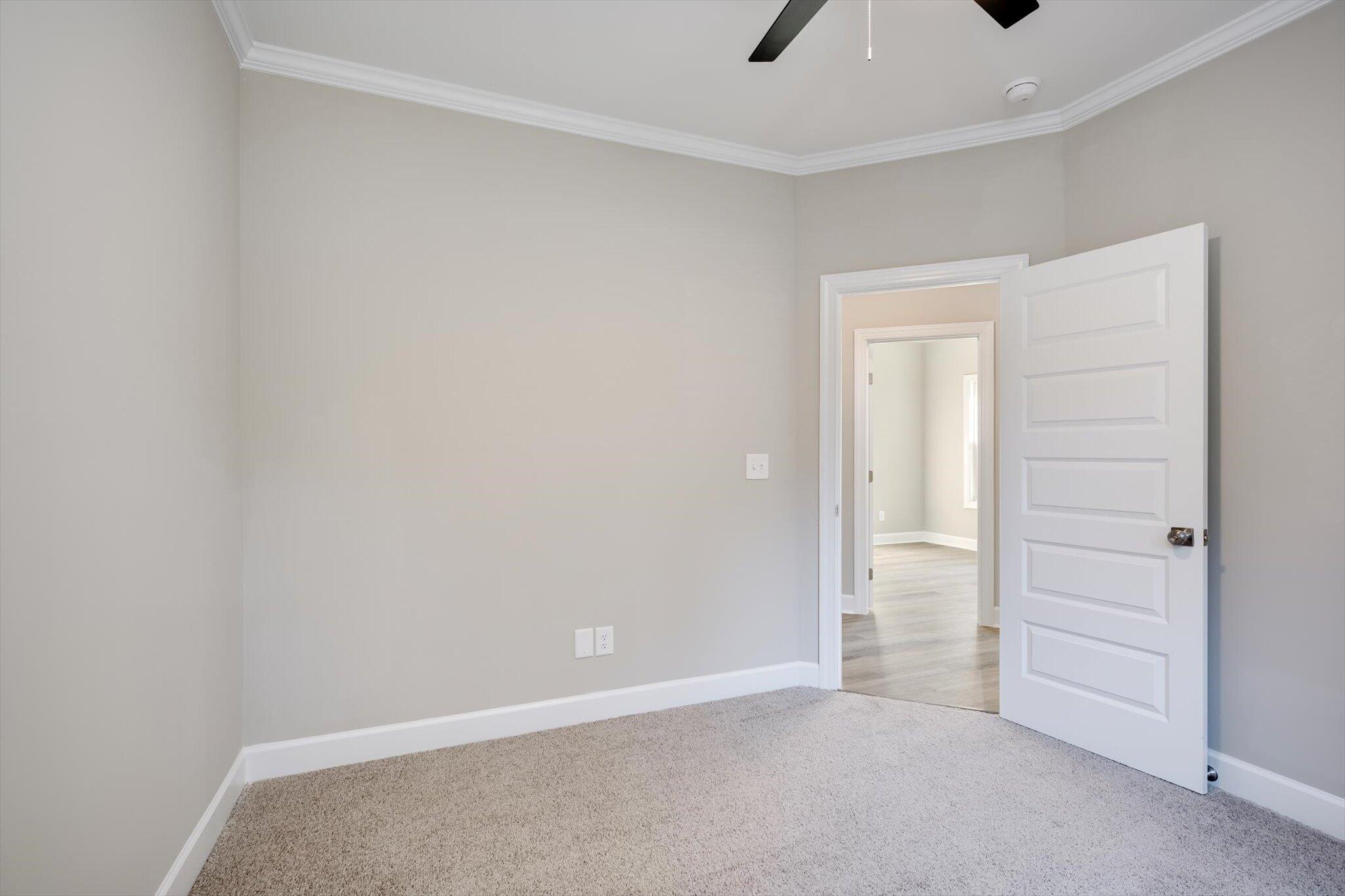 206 Edgefield Avenue NE