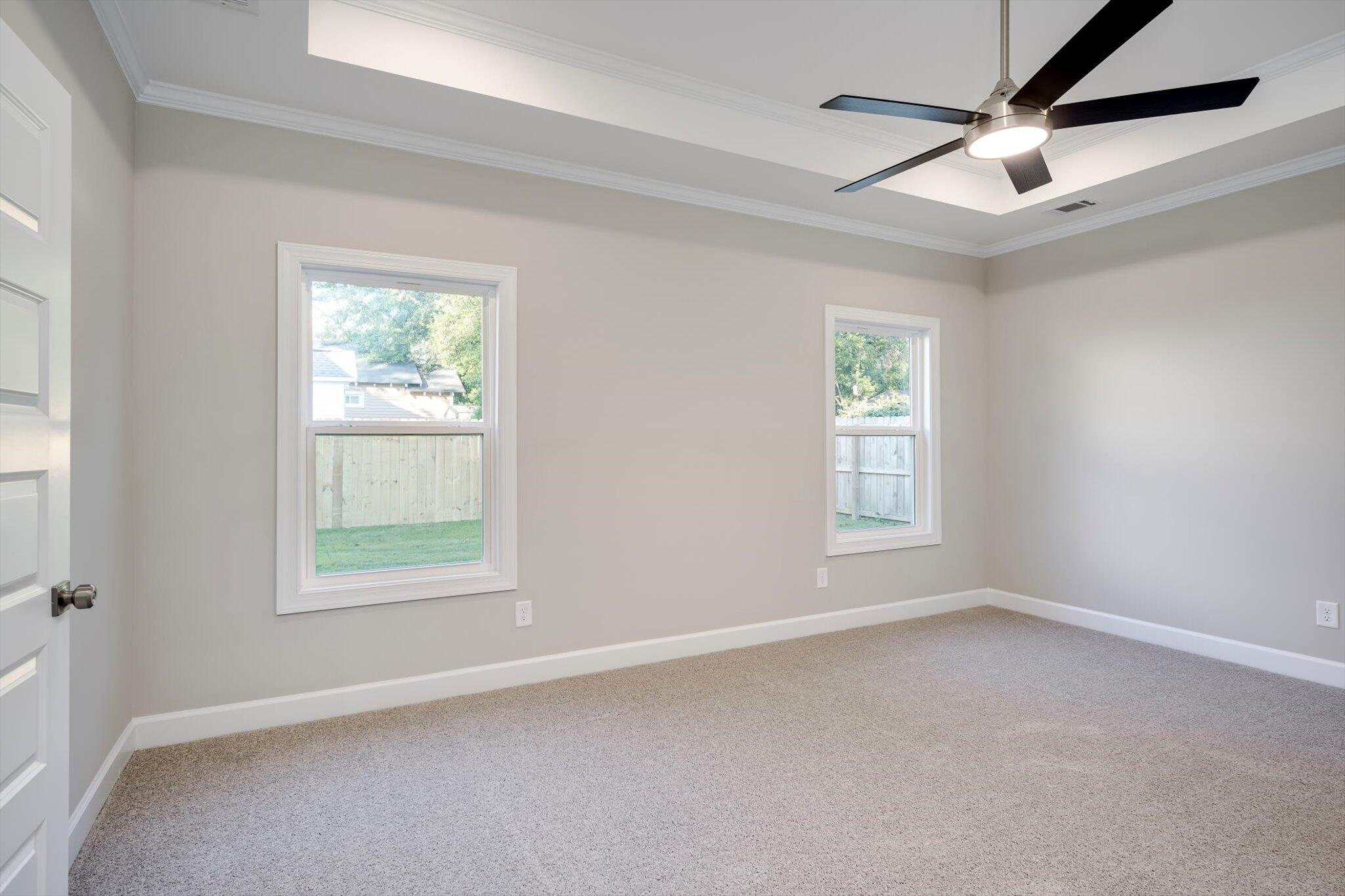 206 Edgefield Avenue NE