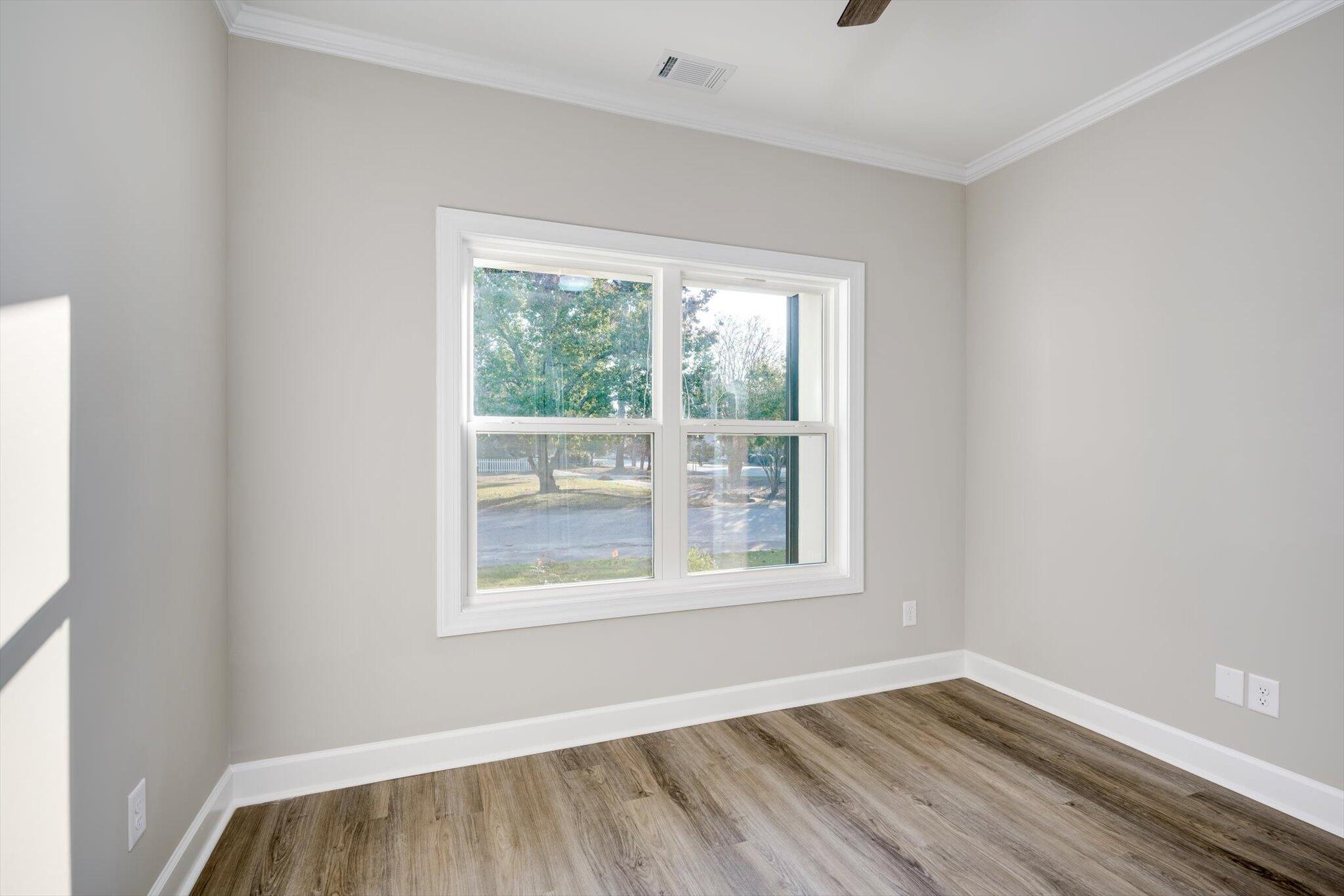 206 Edgefield Avenue NE