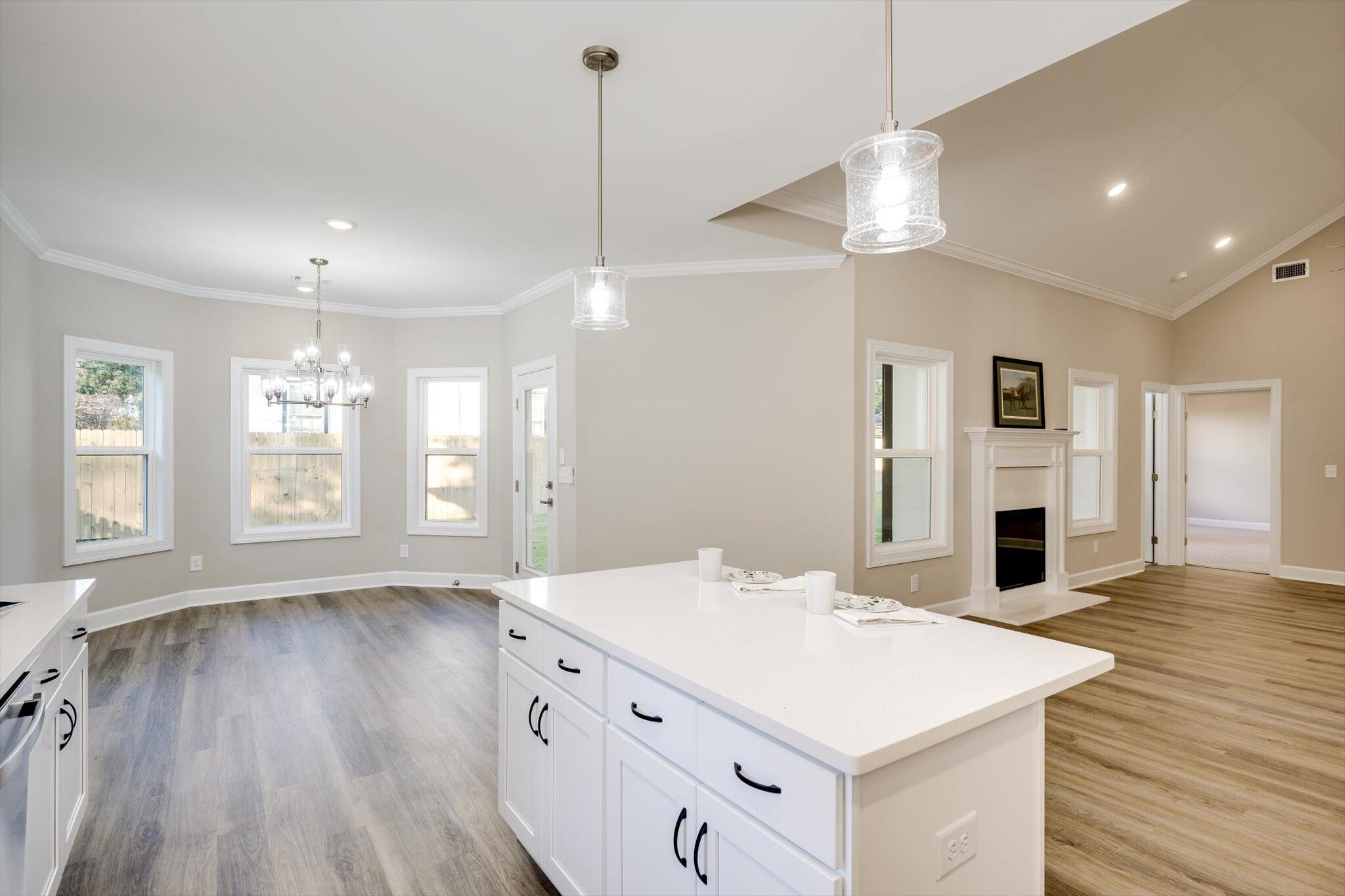 206 Edgefield Avenue NE