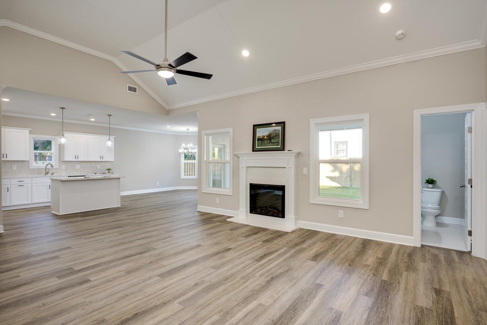 206 Edgefield Avenue NE