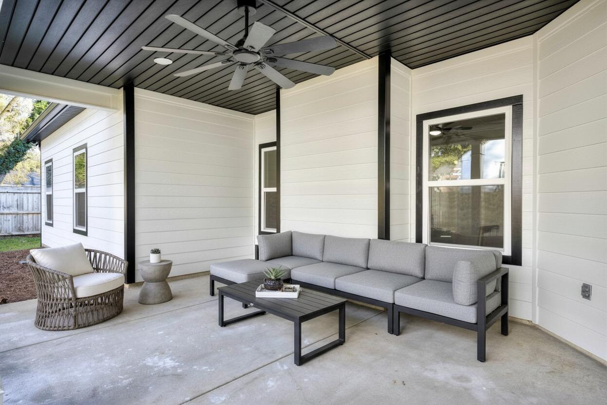 206 Edgefield Avenue NE