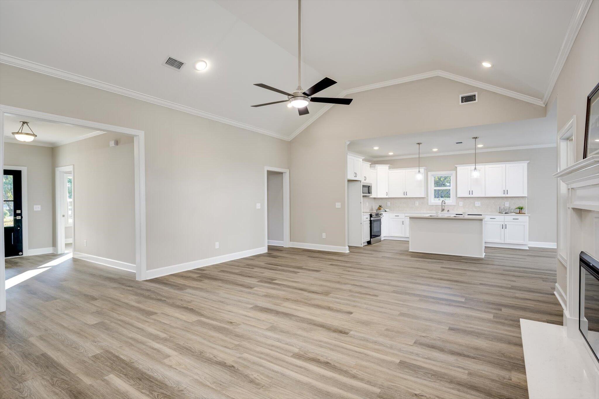 206 Edgefield Avenue NE