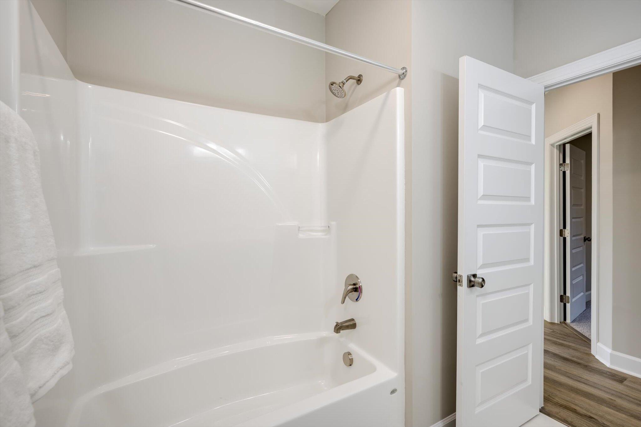 206 Edgefield Avenue NE