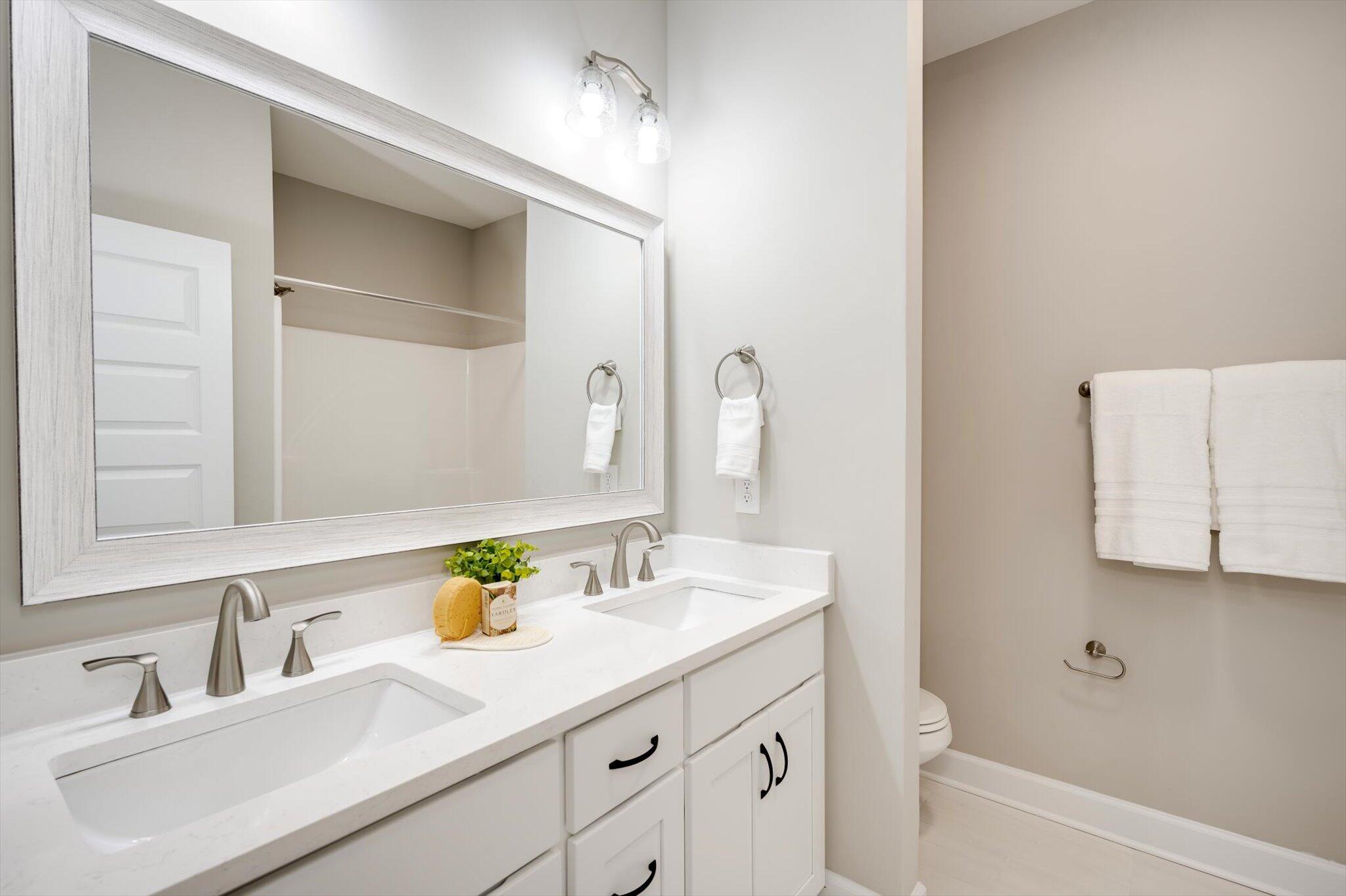 206 Edgefield Avenue NE