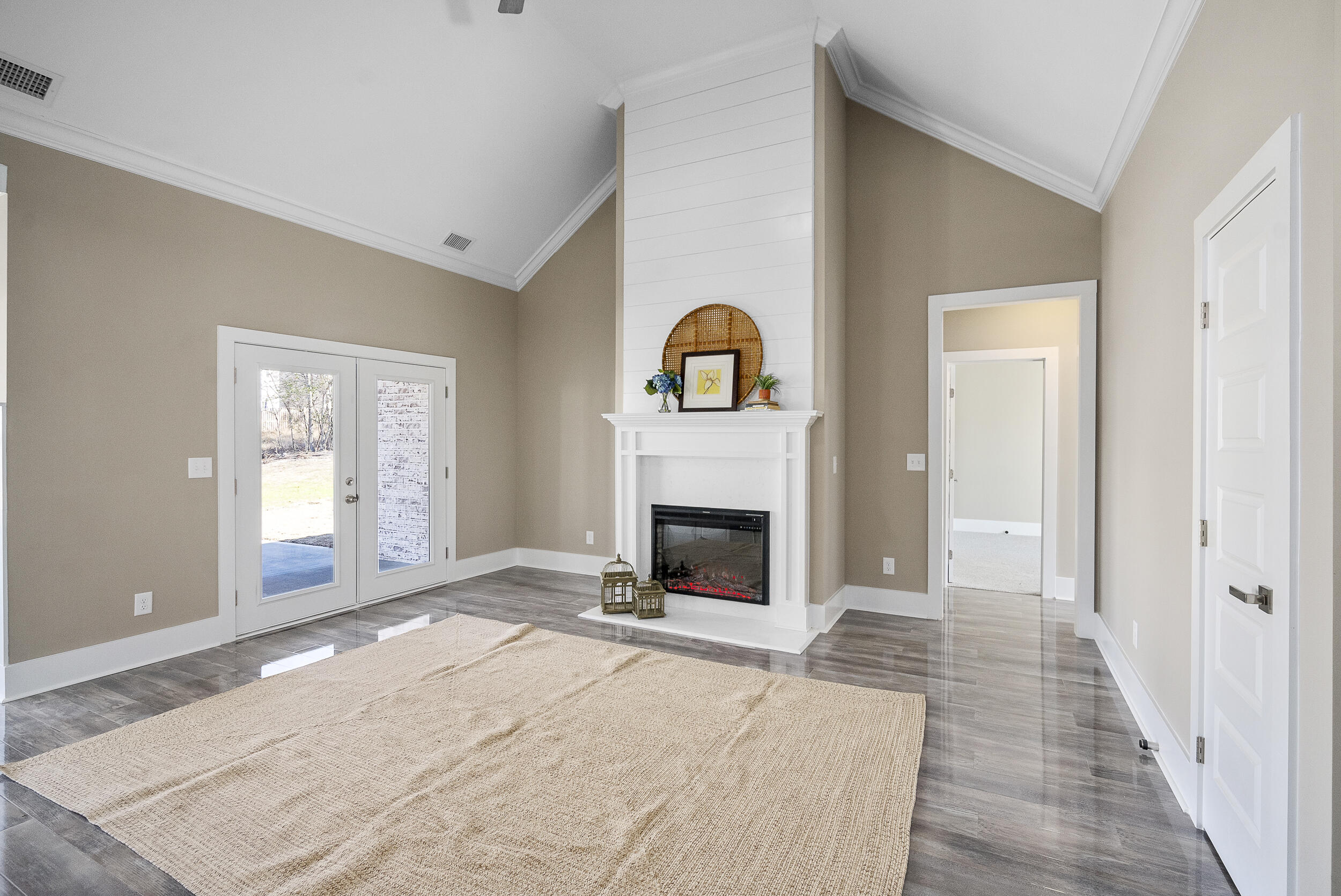 127 English Oak Lane