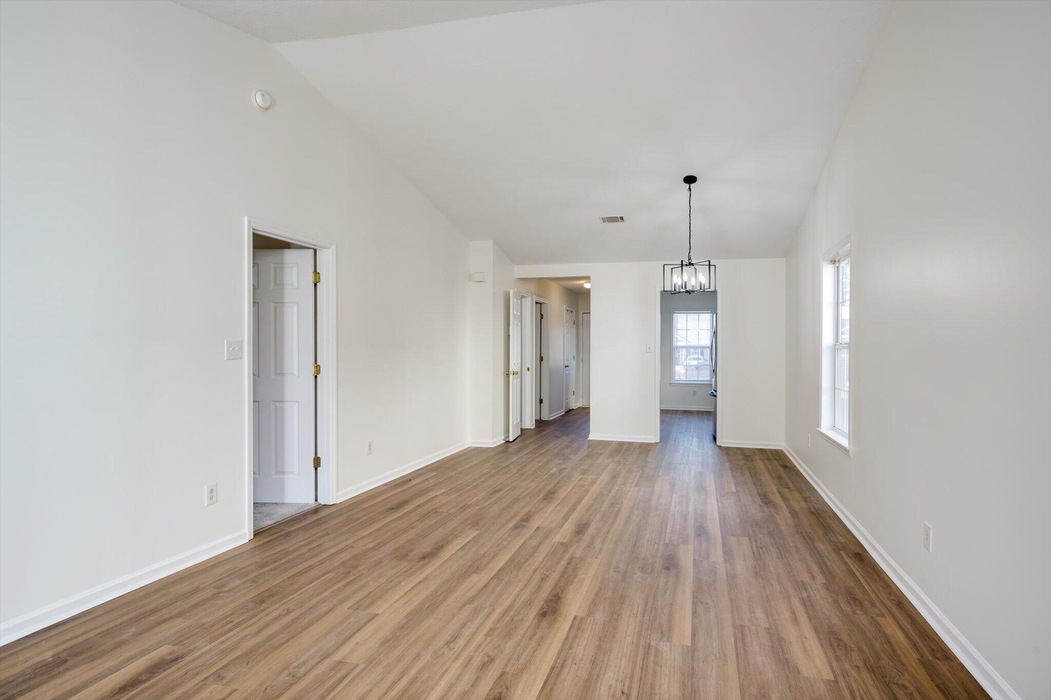 136 Stonington Lane SW