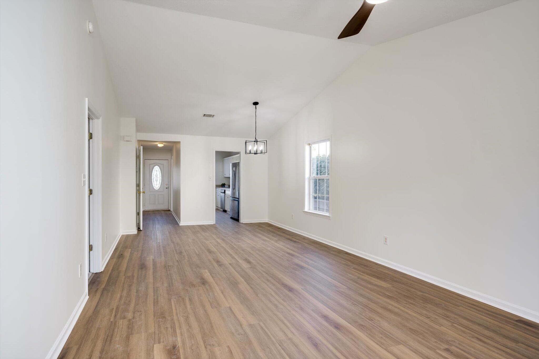 136 Stonington Lane SW