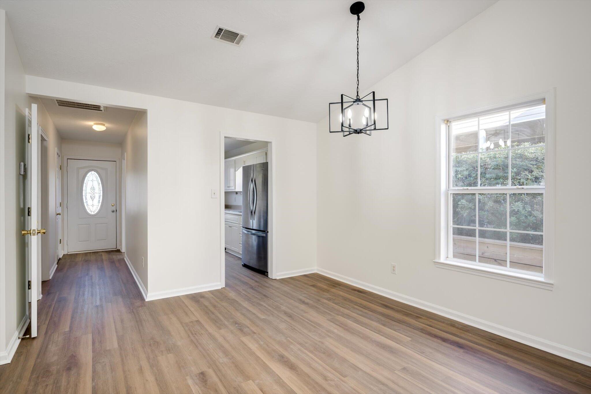 136 Stonington Lane SW