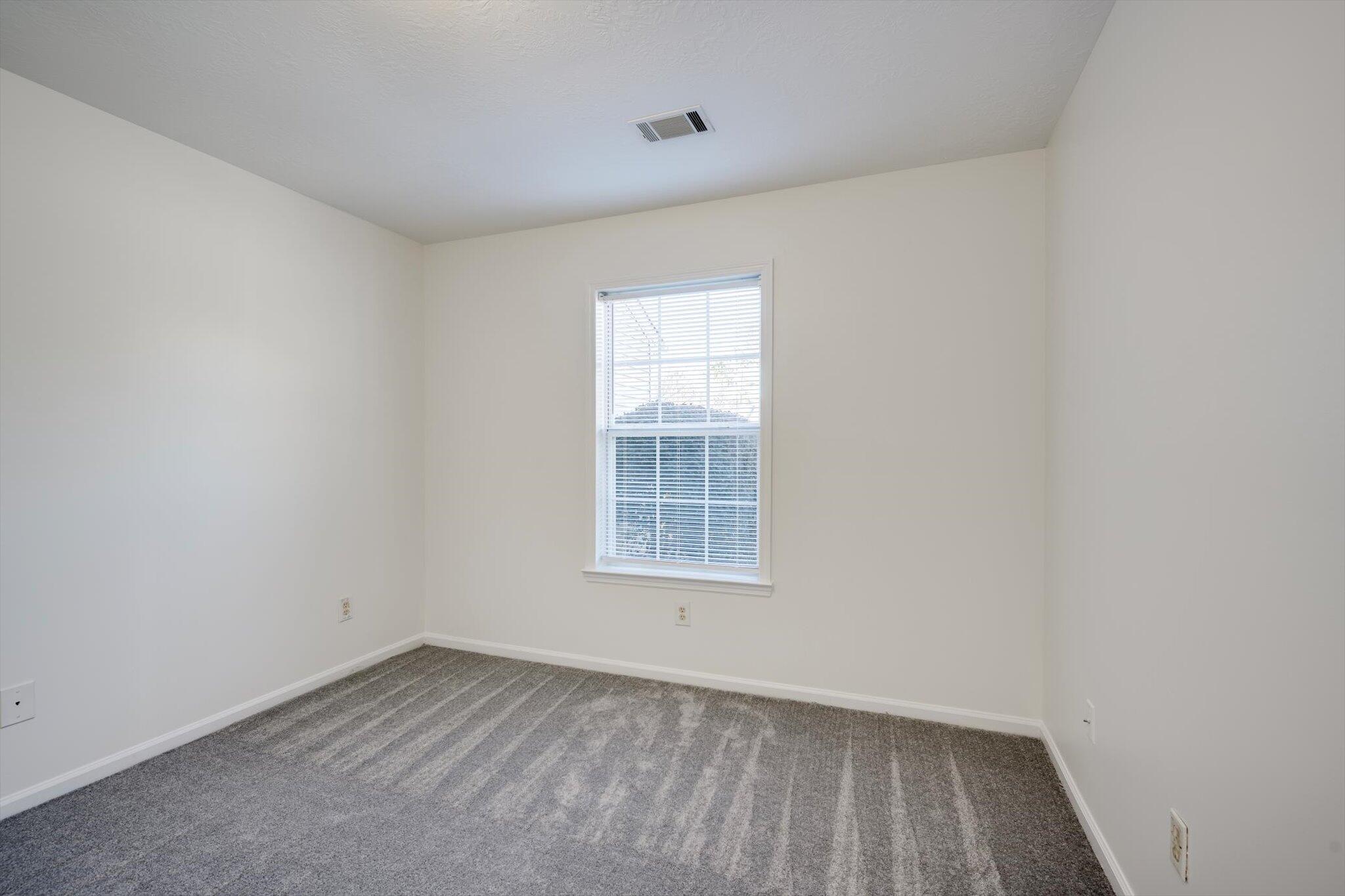 136 Stonington Lane SW