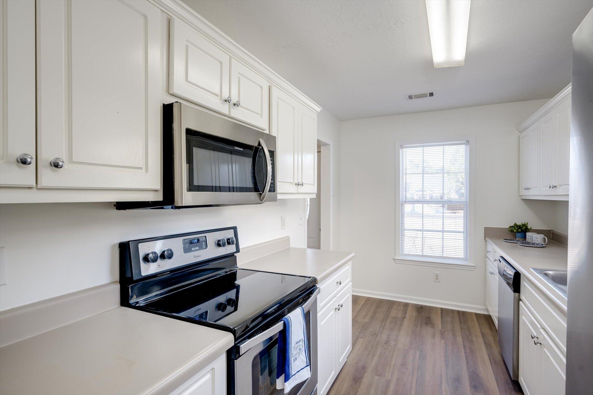 136 Stonington Lane SW