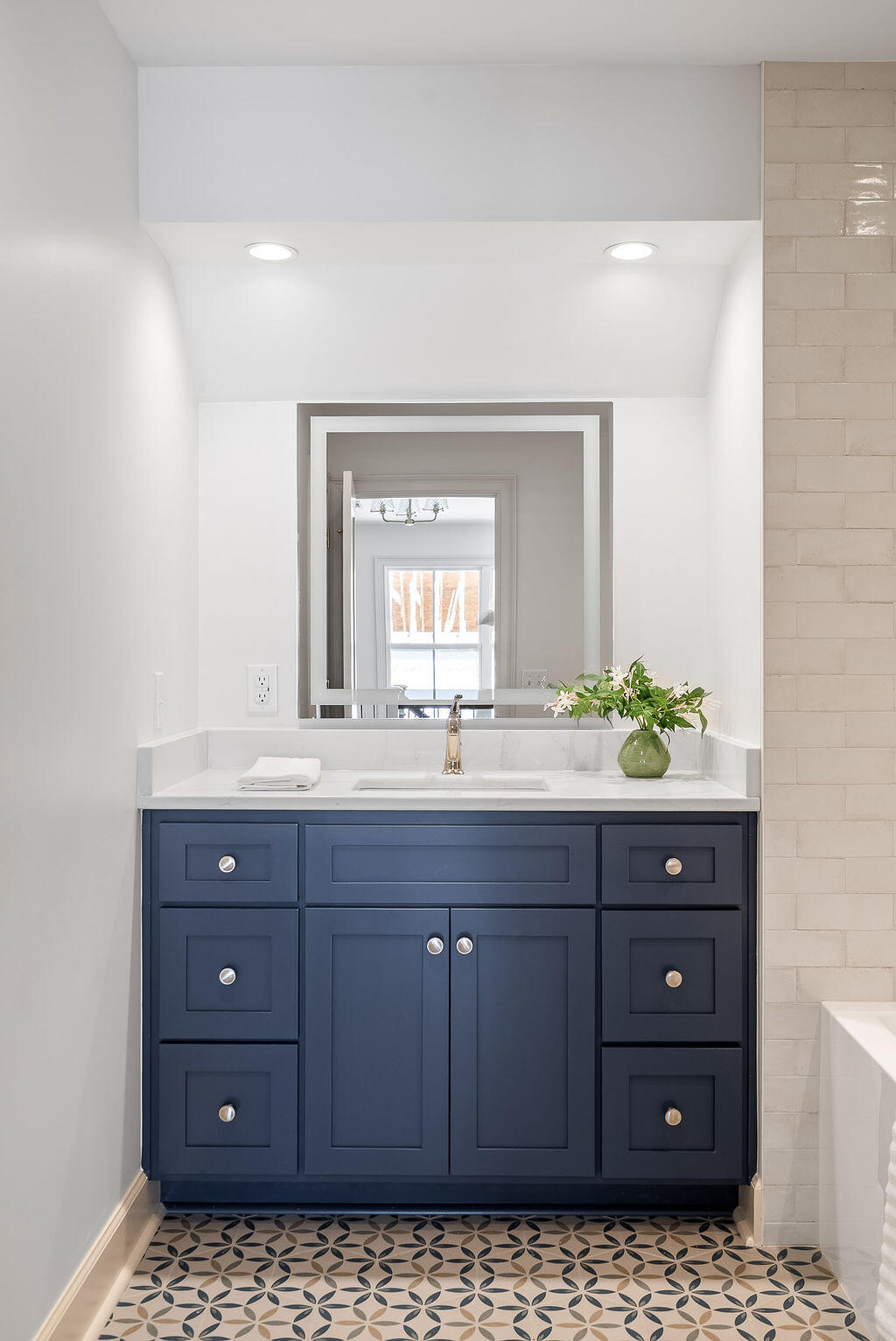 221 Williamsburg Street SE