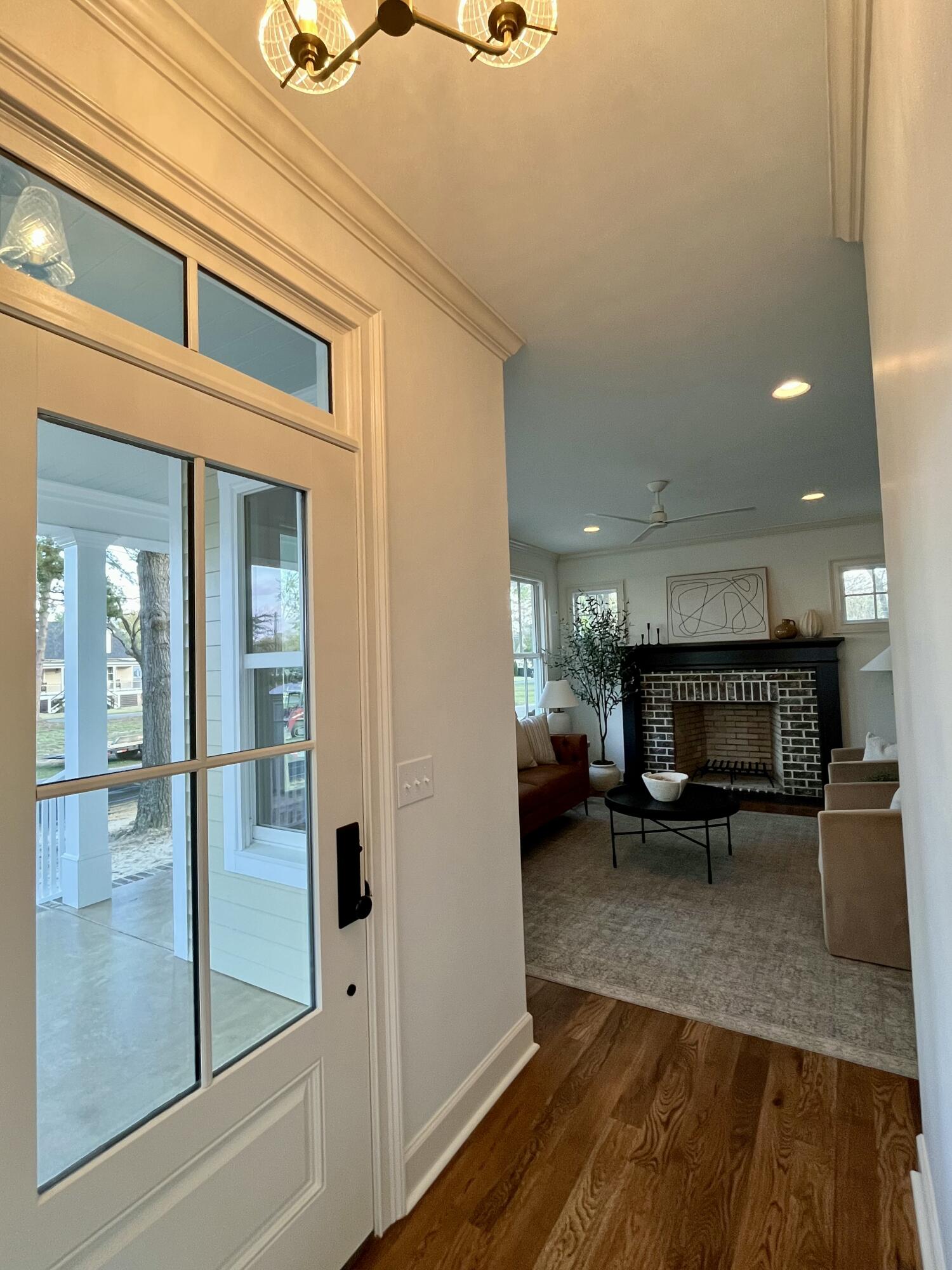 221 Williamsburg Street SE