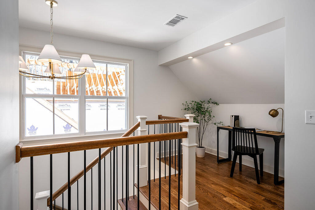 221 Williamsburg Street SE