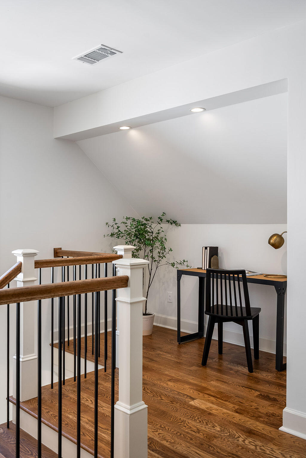 221 Williamsburg Street SE