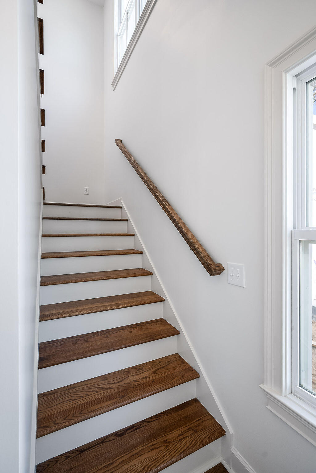 221 Williamsburg Street SE