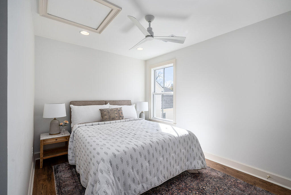 221 Williamsburg Street SE