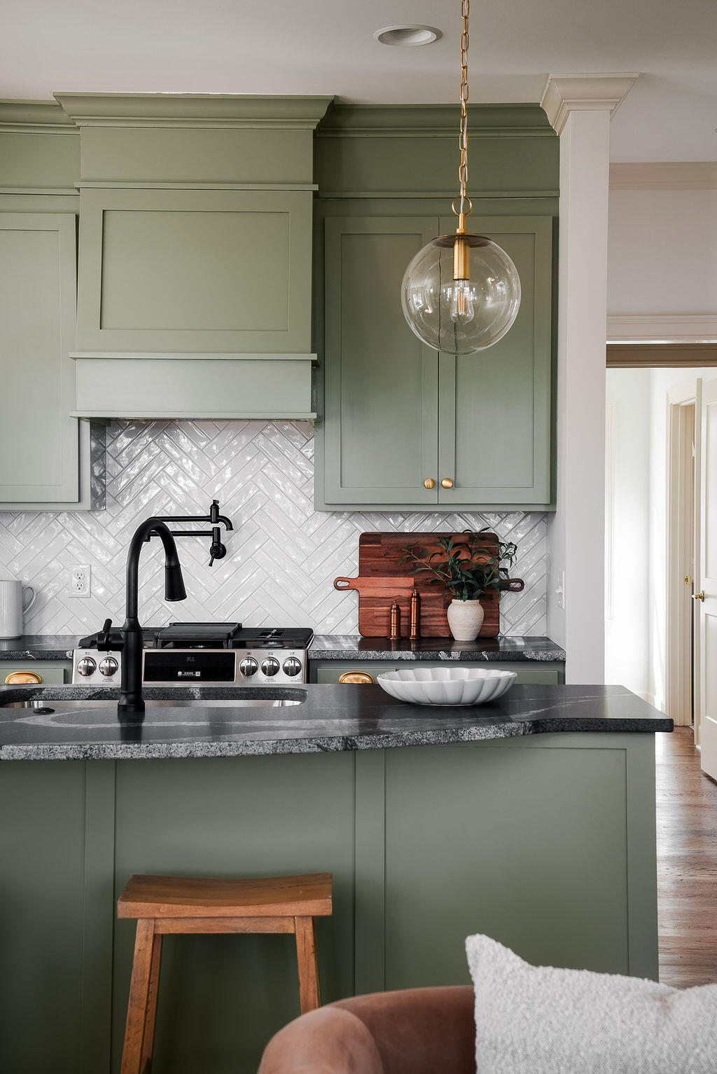 221 Williamsburg Street SE