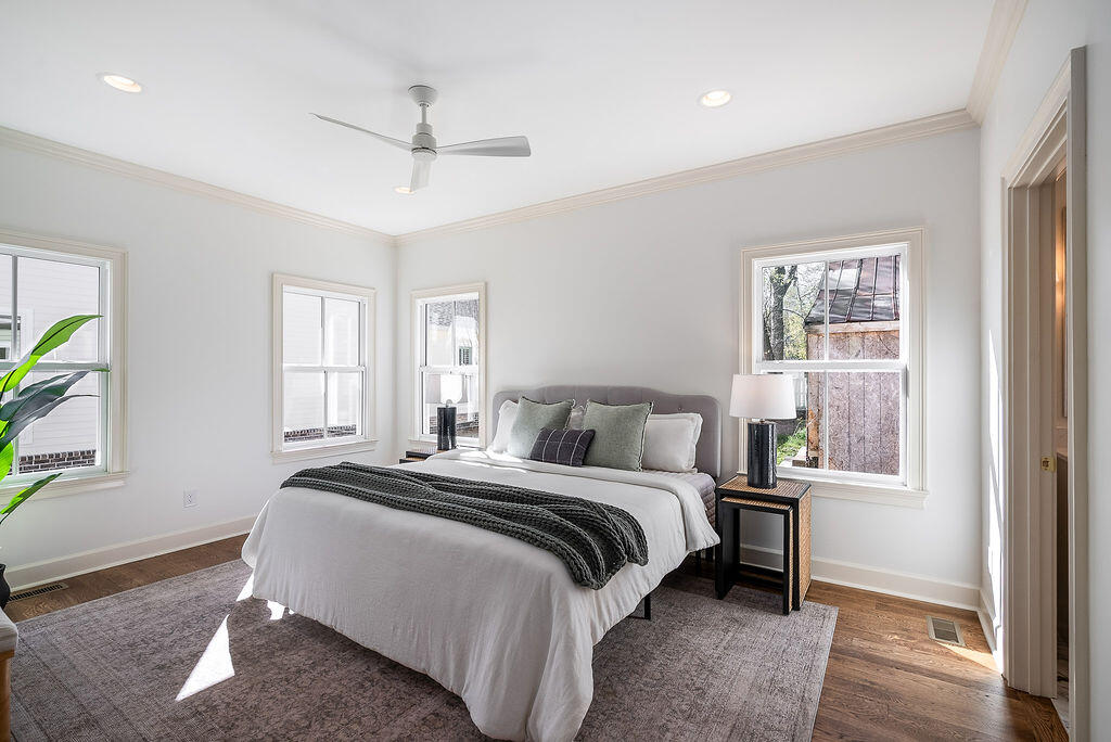 221 Williamsburg Street SE