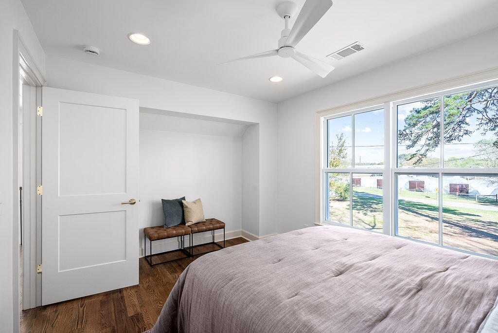 221 Williamsburg Street SE