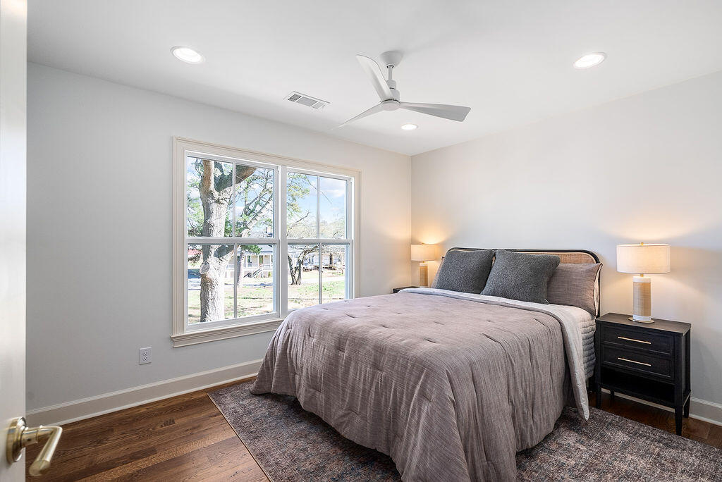 221 Williamsburg Street SE