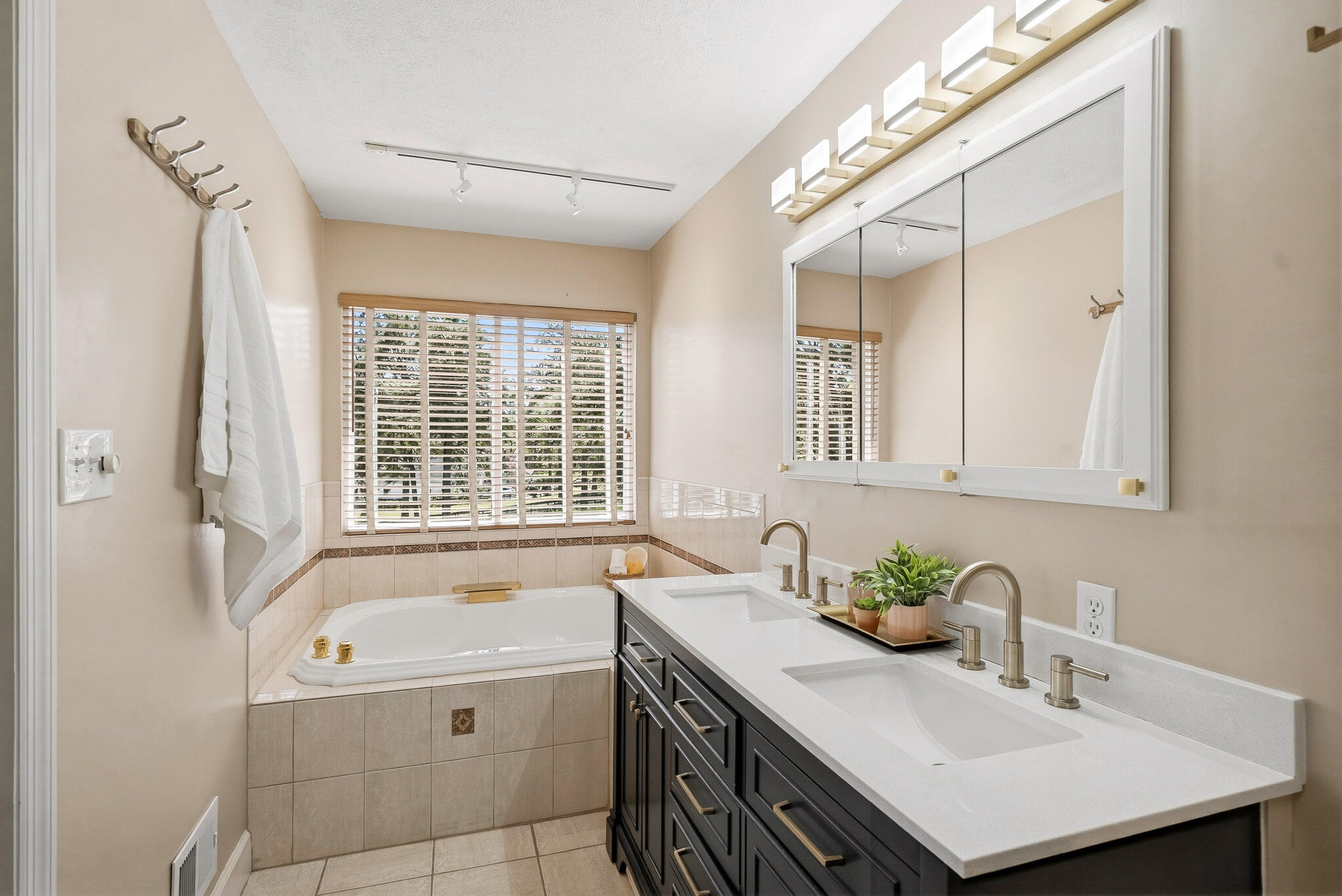 1654 Huntsman Drive