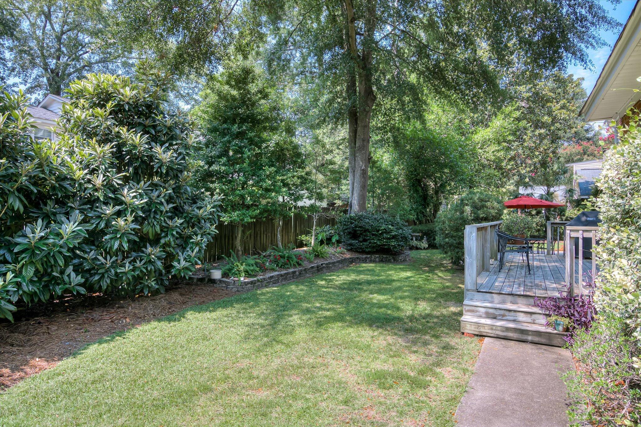 235 Ray Lane SE