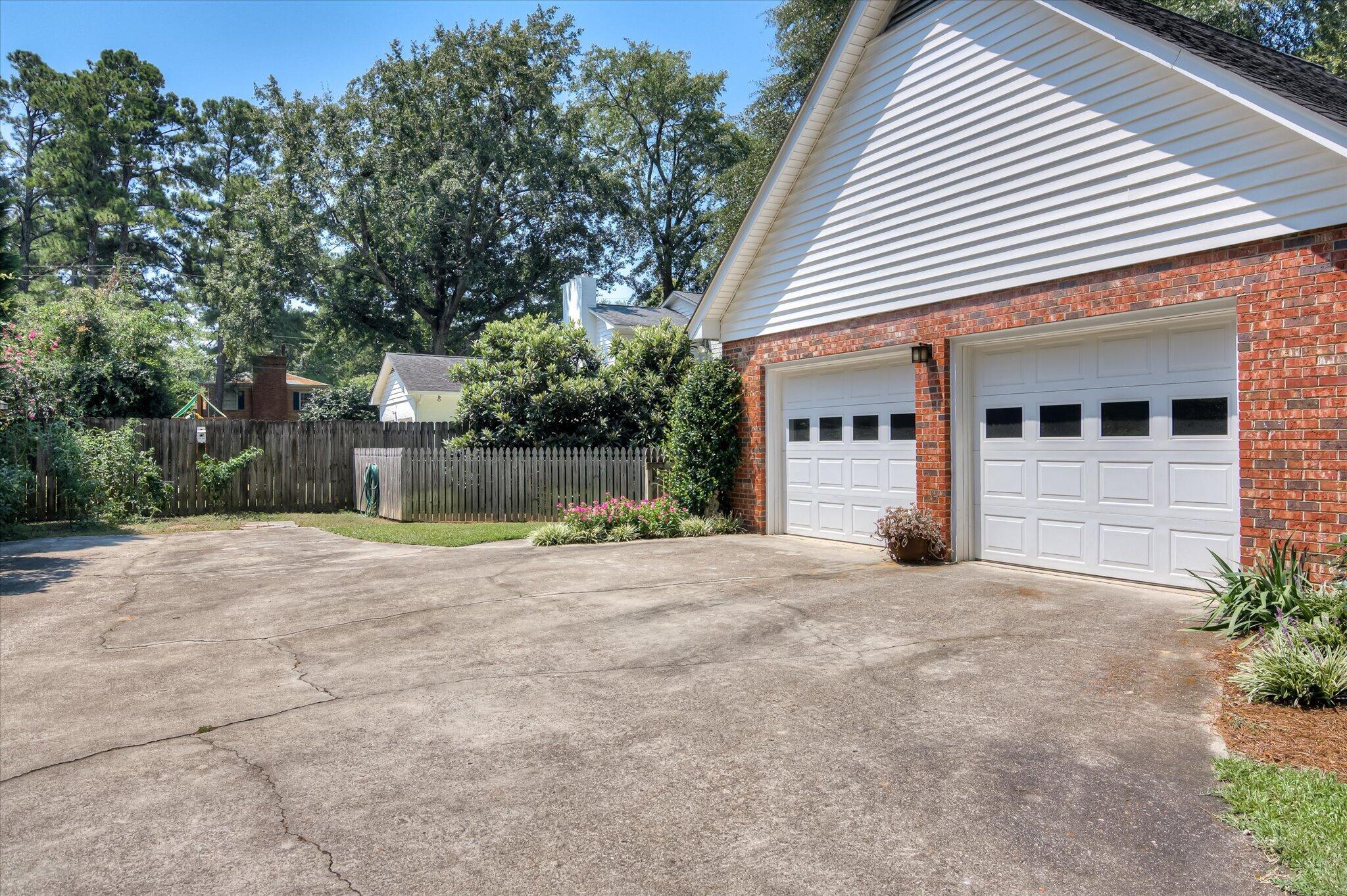 235 Ray Lane SE