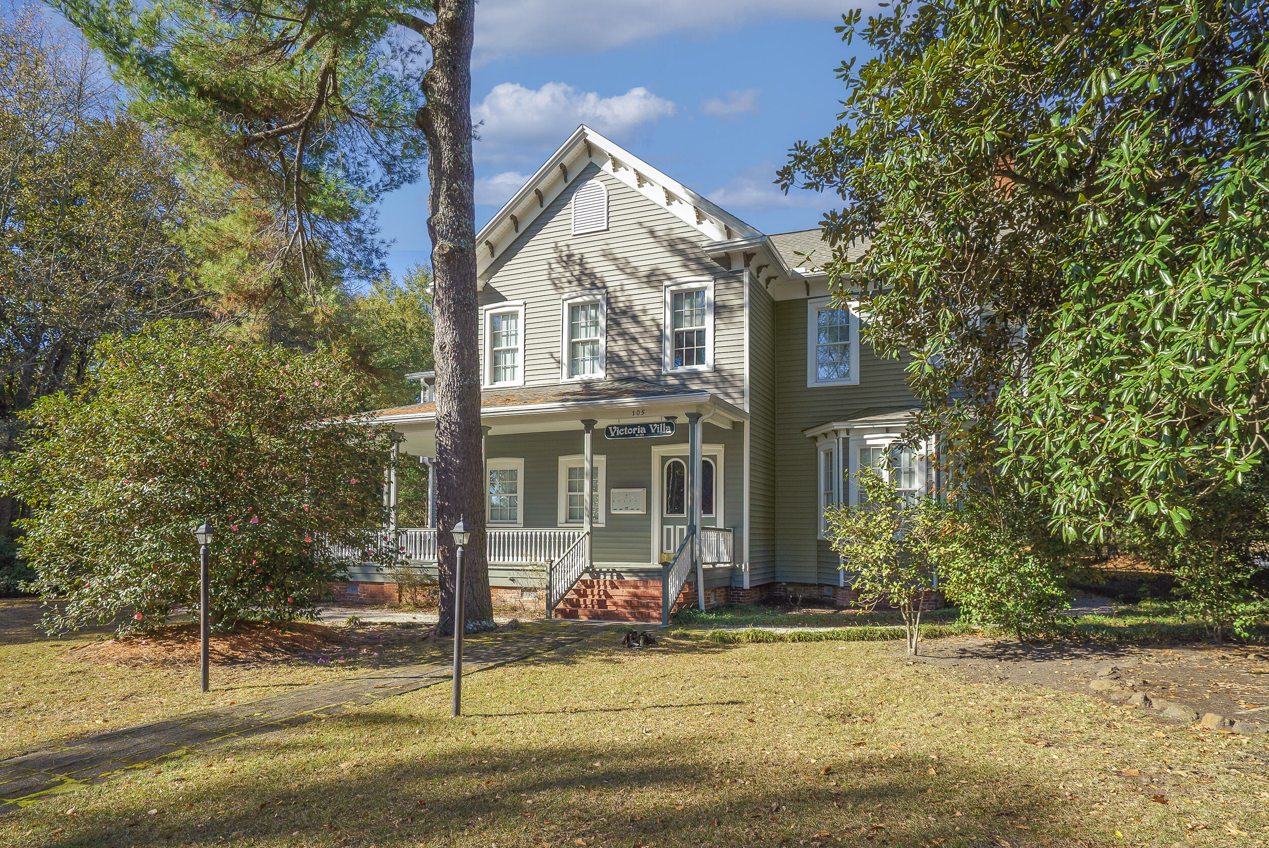 105 Florence Street, 103