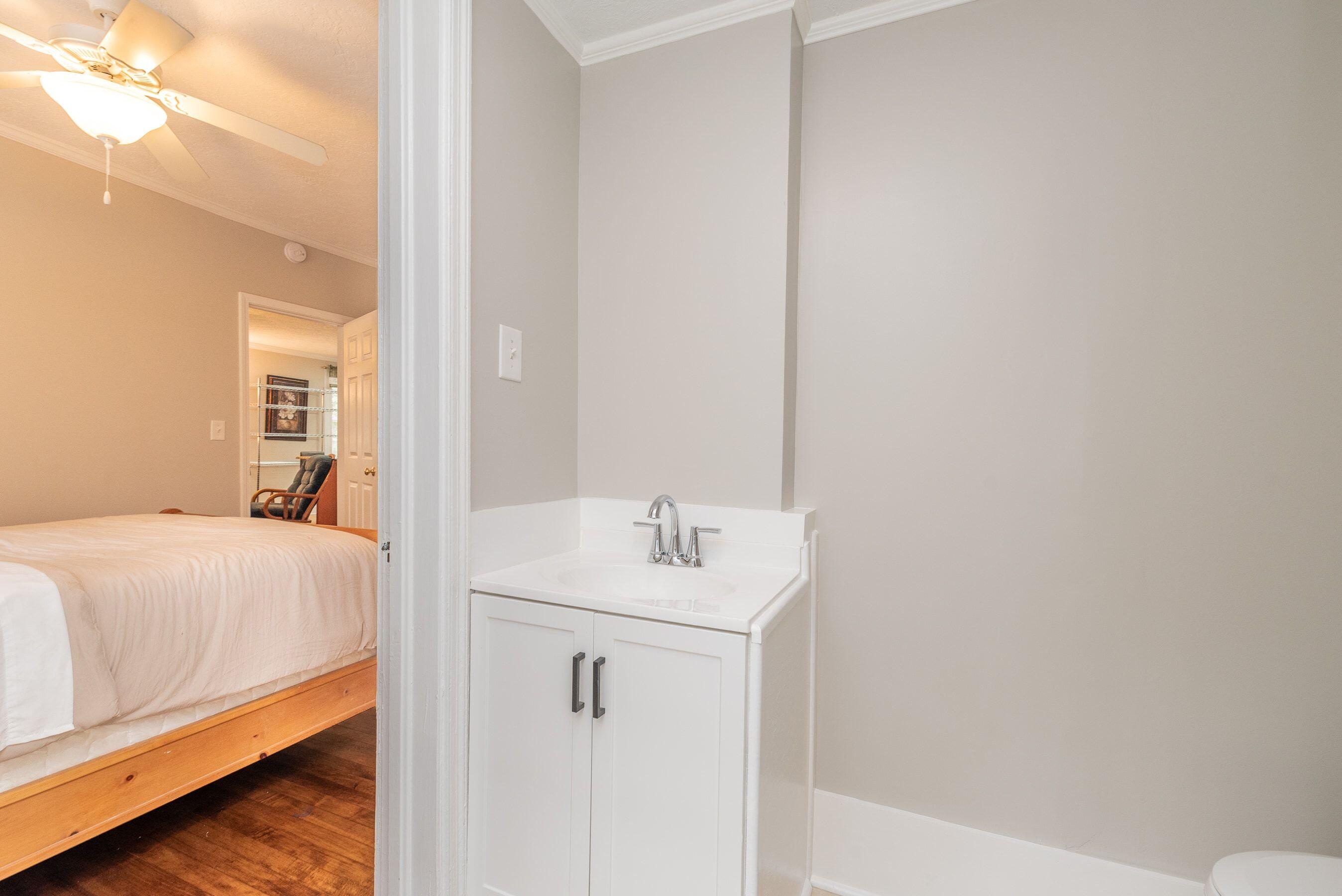 105 Florence Street, 103