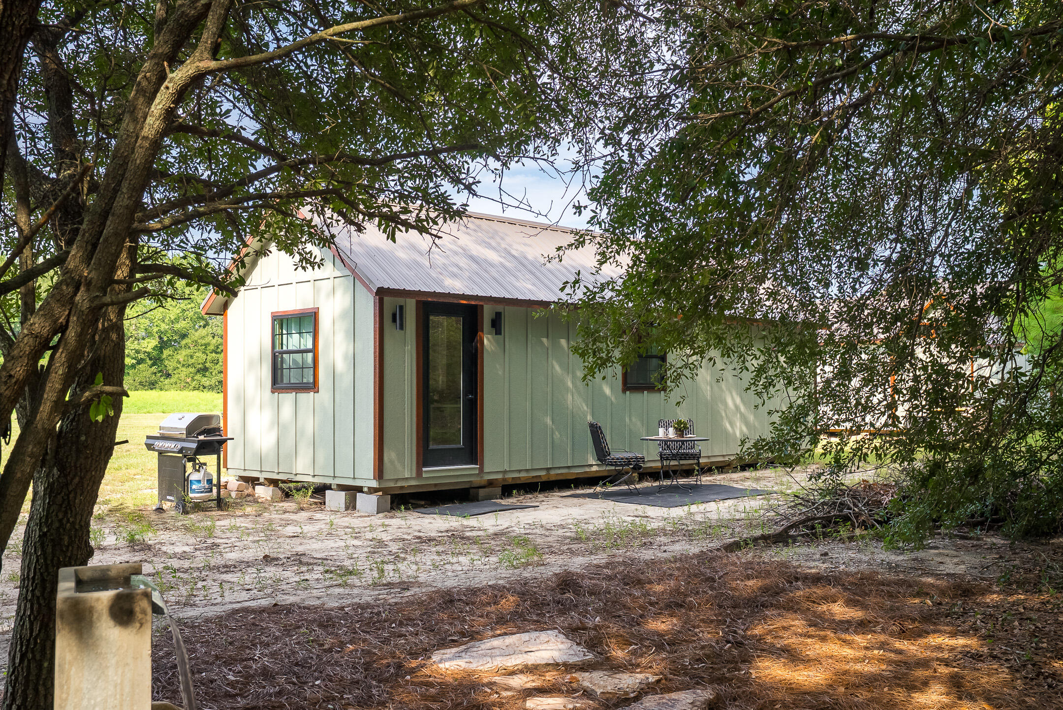 2122 New Holland Road