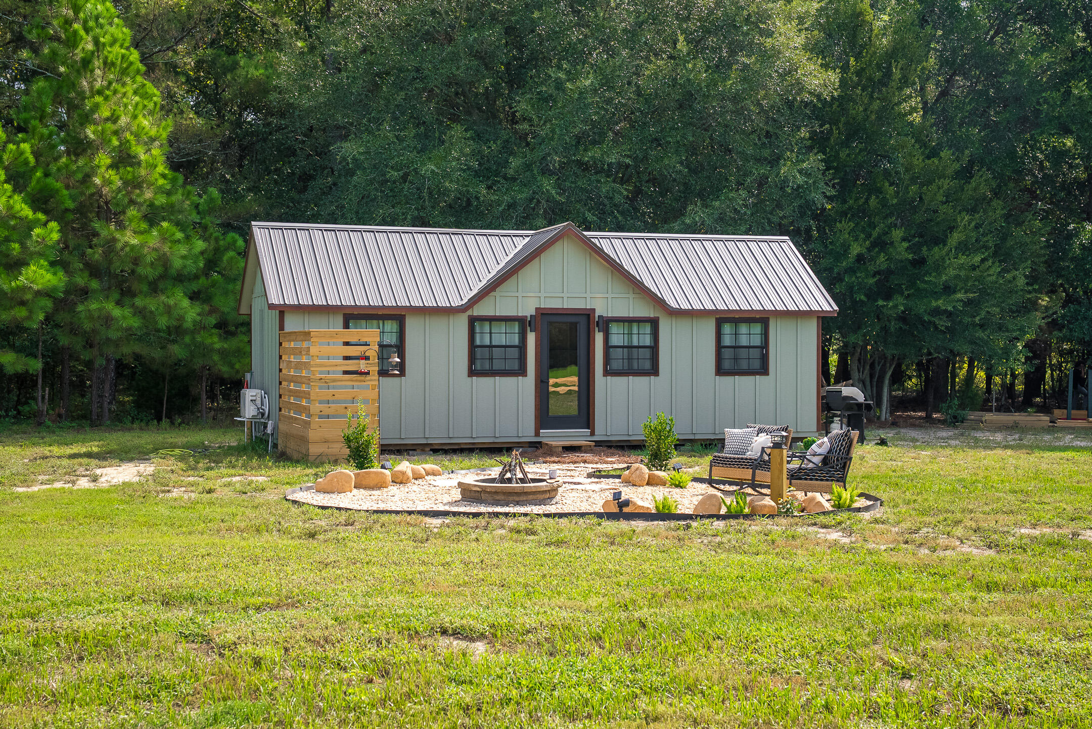 2122 New Holland Road