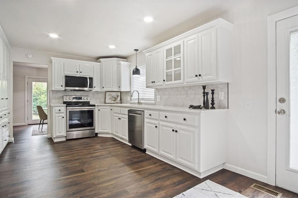 3016 Rock Ridge Place