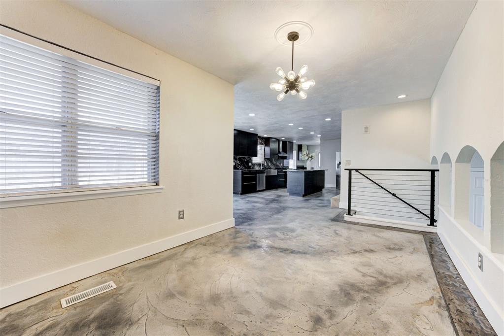 11809 Dover Circle