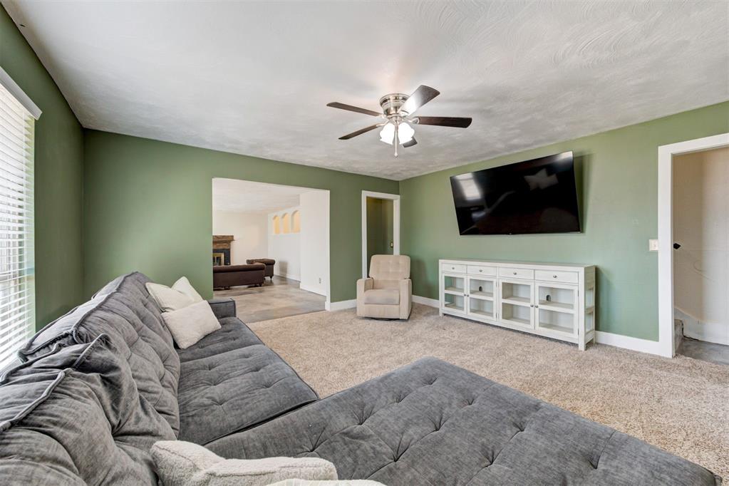 11809 Dover Circle