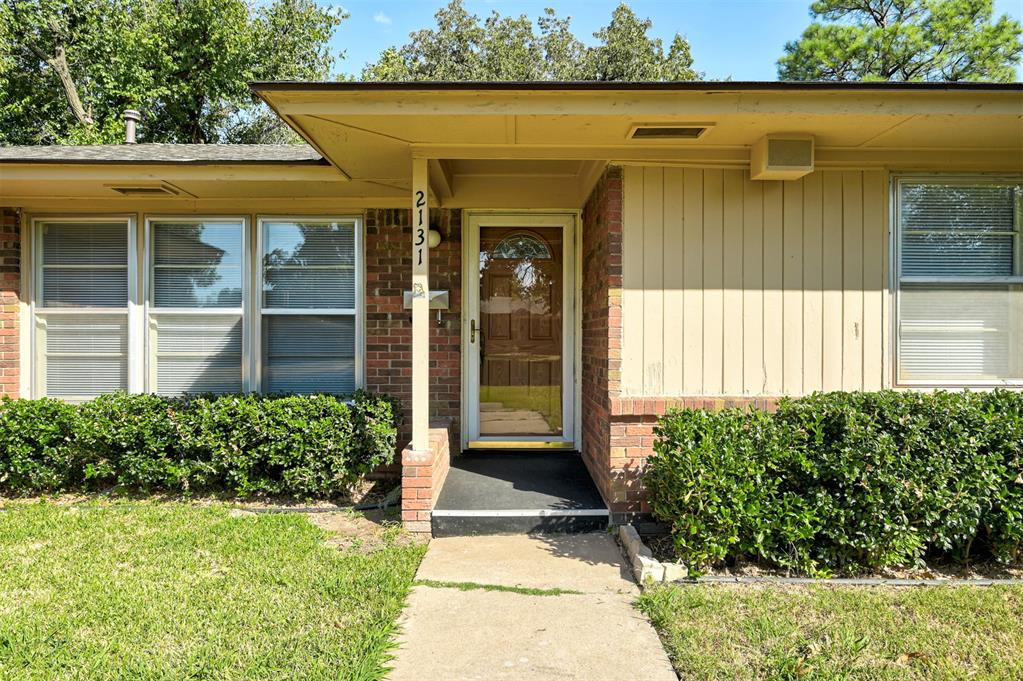 2131 Carlton Way