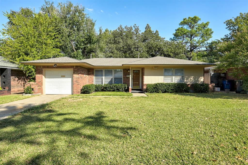2131 Carlton Way
