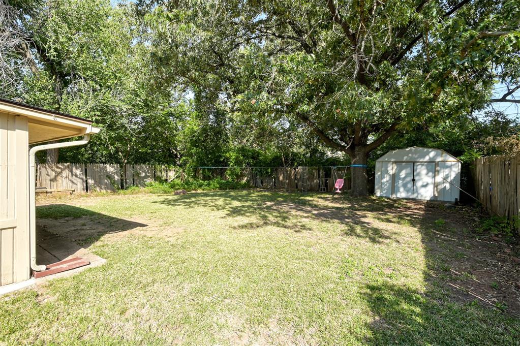 2131 Carlton Way