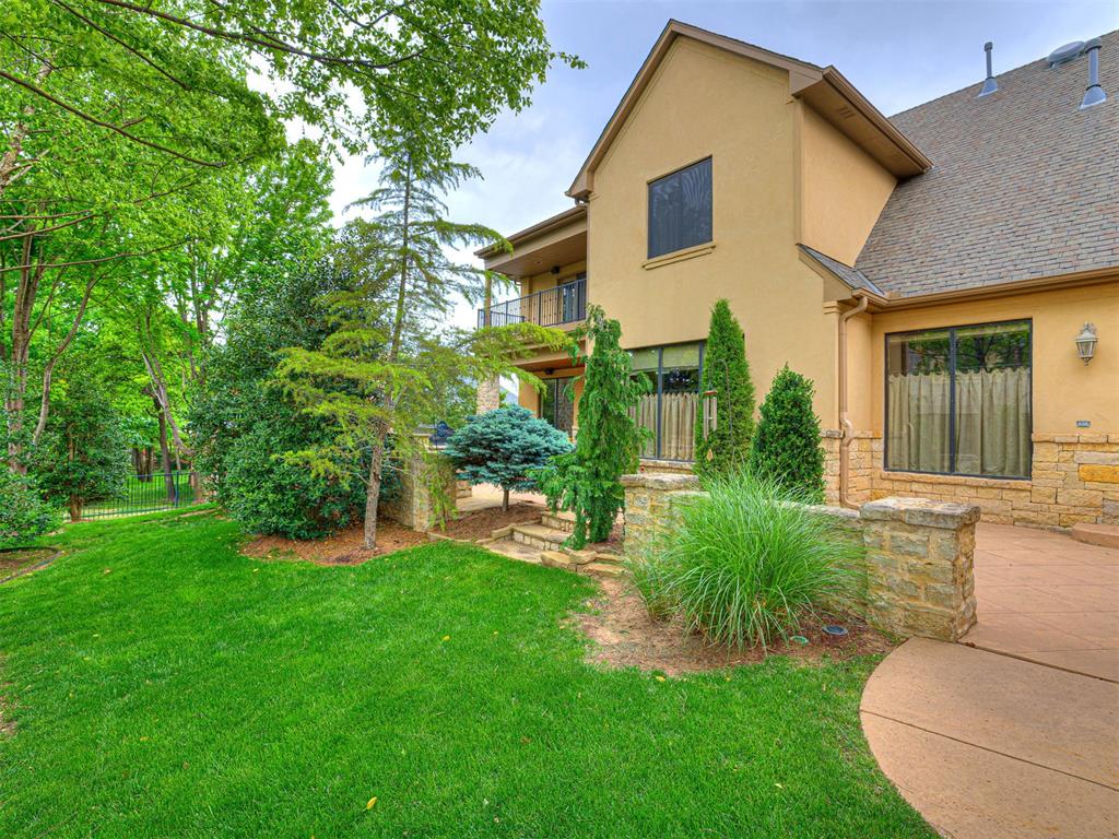 2116 Woodcrest Lane