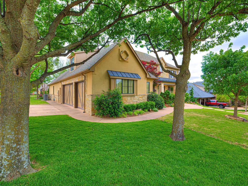 2116 Woodcrest Lane