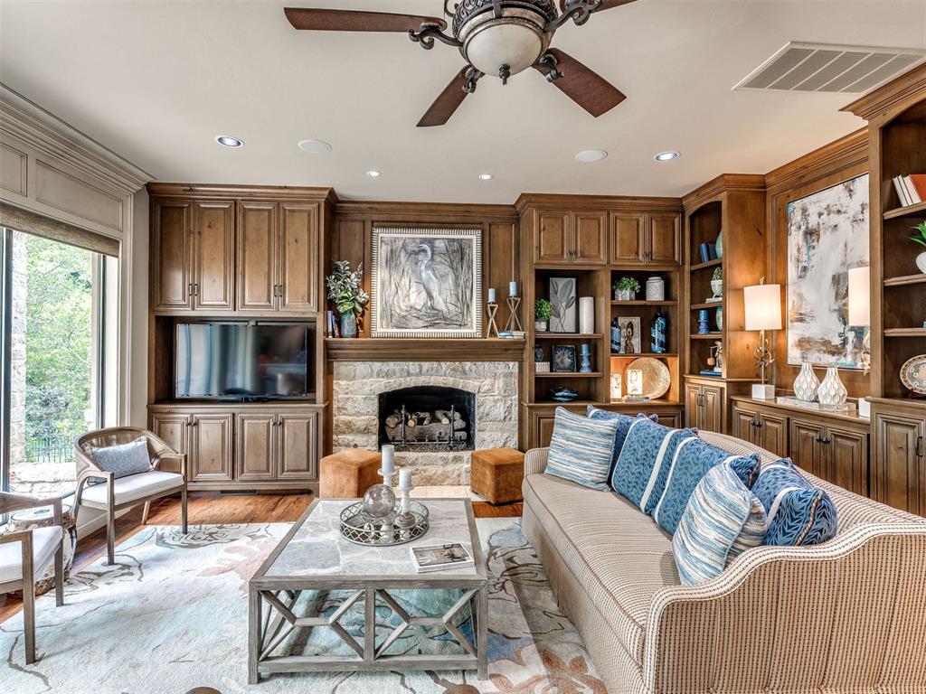 2116 Woodcrest Lane