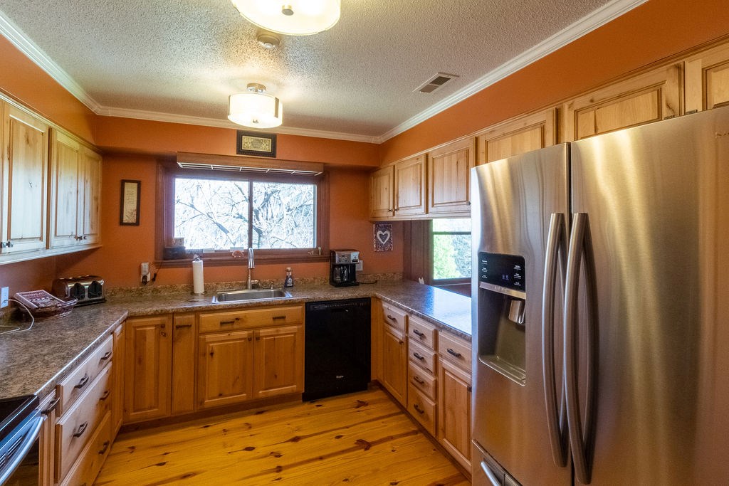 472 Hallelujah Acres