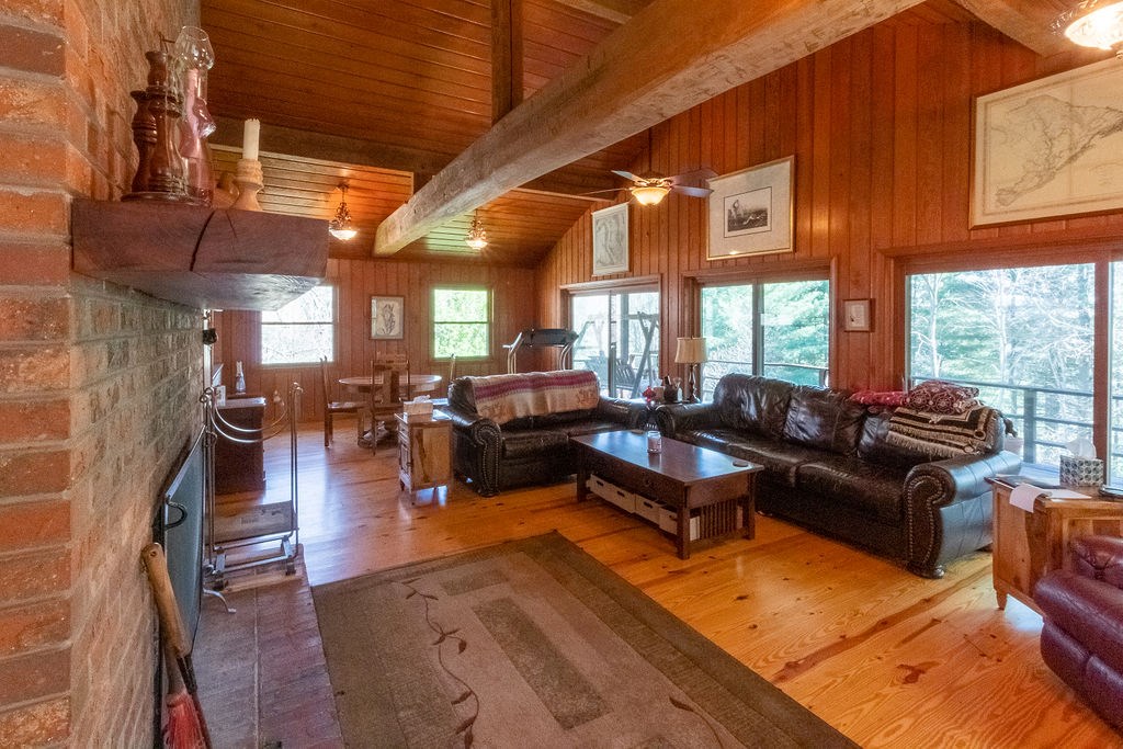 472 Hallelujah Acres